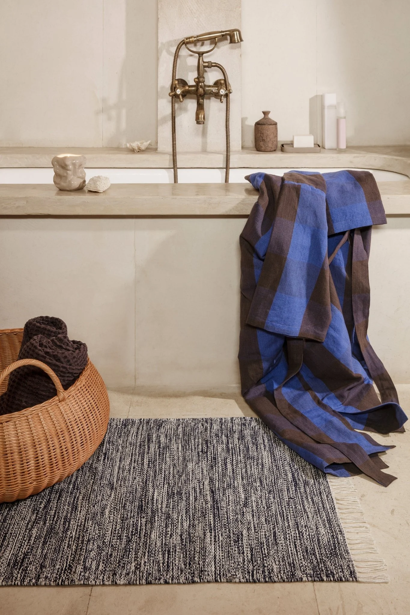 products.gallery.thumbnail_alt